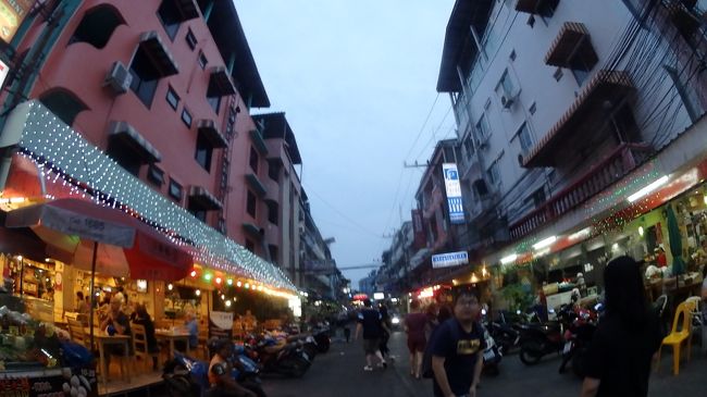 いったんホテル戻ります。