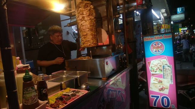 夜になり、小腹が空いた！<br /><br />LKメトロまわりのゴーゴー覗いてみようかと思って行ってみたんですが、呼び子さんも今イチでそそられることなく、帰り道。<br /><br />ケバブでも食べますか。