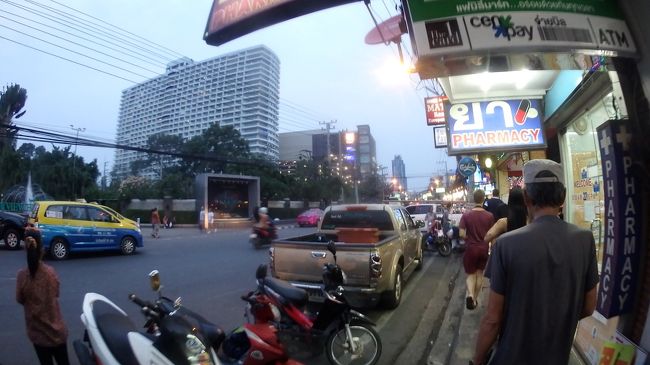 んじゃ、ホテル帰ってシャワー浴びますかね。