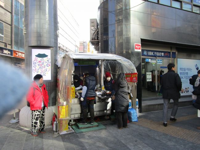 507のバスに乗って南大門へ<br /><br />いつもと違うところでホットクを購入<br />