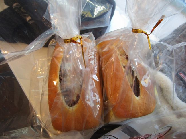 ここのパンが好きで、いろいろ食べたけど、あんことクリームチーズが一番なので、2つ購入