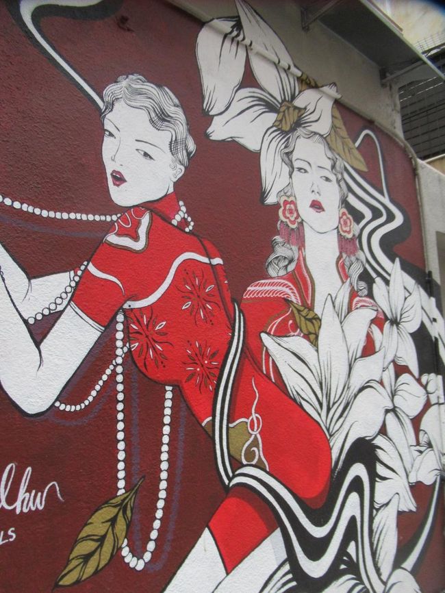 いろいろなテイストの絵がいろいろなところに描いてあって、<br />普段は壁アートに興味がなくても楽しかったです。