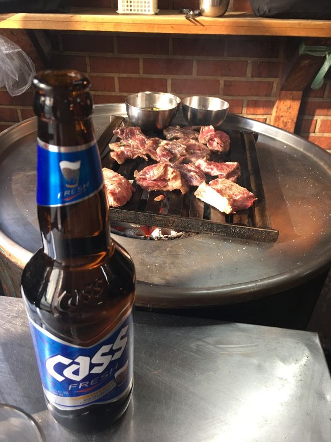 何年か前ブームになったお店です。<br />お店到着が14時30分 すぎてましたが、<br />ほぼ満席状態でした。