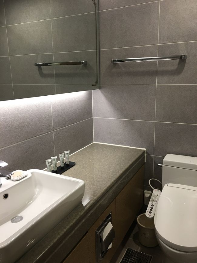 バスルームは清潔でした。<br />歯ブラシはフロントでいただけます。