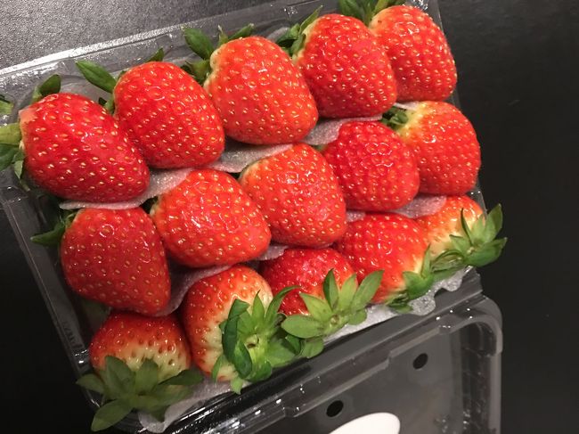 5000ウォン<br />日本の2/3くらいかな？<br /><br />甘くて、実もしっかりしてて、おいしいタルギでした。