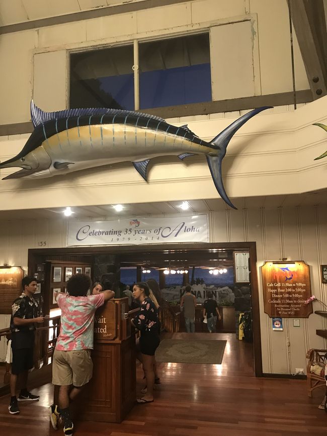 美味しいディナー、カラマリサンドイッチは、大きなイカフライが２つ折りでした