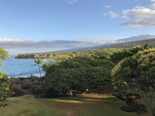 マウナロアが見えるホテルからの景色です