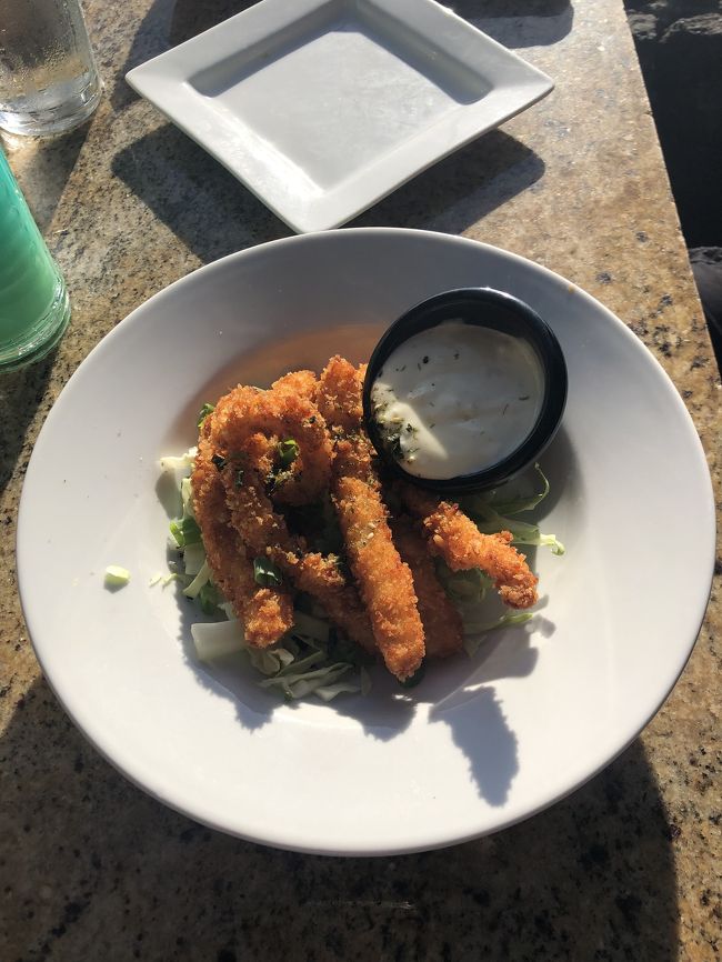 カラマリ、イカフライですが細長いです