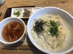 太田強戸PAで昼食。
ひもかわうどんです。

太田強戸PAは夏に新しくできたPAです。