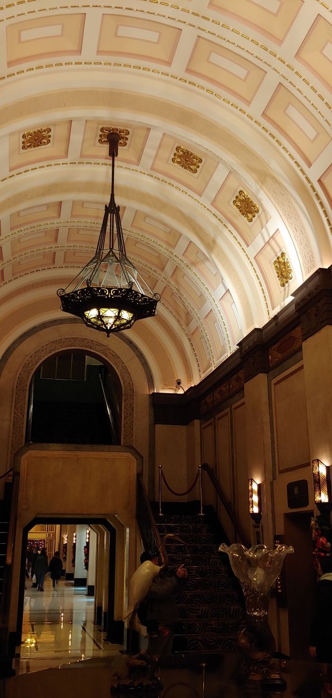 ピースホテル内部<br /><br />4年前と変わらない空間。<br /><br />古いものと、新しいものがある上海。<br /><br />それぞれ趣がある。