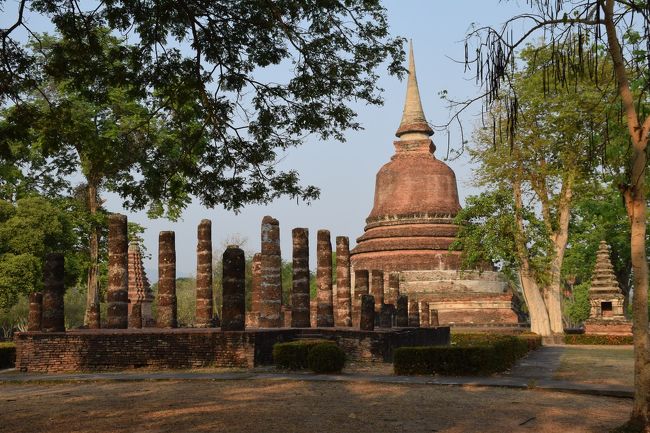 小さいが綺麗な遺跡「Wat Chana Songkhram」です。