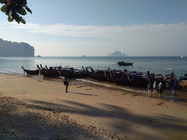 8人だったと思いますが、人数が集まるまで待機。それほど待ちません。