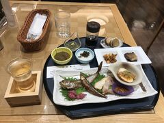 秋田プレート・地酒１合セット2250円で最後に秋田の味覚を堪能したら