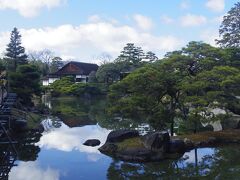 事前申し込みで当たった時間に間に合うよう早起きして行った桂離宮が凄く良くて、その後2週間ほどで仙洞御所と修学院離宮にも行ってきましたが、その中でも個人的にはやはり桂離宮が一番でした。（表紙の写真もココです）