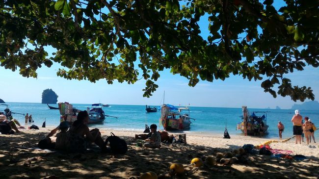 1dayツアーの人たちでごった返してきました。