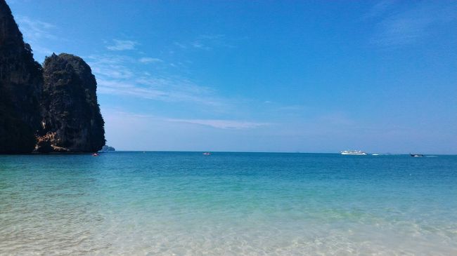 青空と青い海、白い砂浜。ガチです。