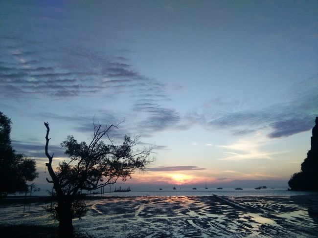 ちょっと雲があるけどその上から太陽が顔を出しました。