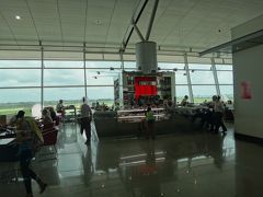 タンソンニャット国際空港 (SGN)