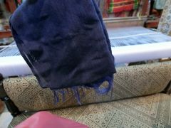 織物屋でサボテンの糸のスカーフを購入。