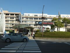 16時半ごろ、米子駅に到着。
レンタカーを返し、電車に乗って出雲へ向かいます。

予定よりも早く米子に着いてしまったので、早い電車に乗れるかしら？と思いましたが、そんなに電車の本数は無くて…。
米子の切符売り場の駅員さんはとっても親切で、いろいろアドバイスをしていただきました。