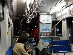 市電に乗って、函館山の夜景を見に行きました。
ホテルの前が駅なので便利でした。
お祭りをしてたので、運転手さんは法被姿。