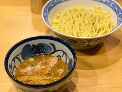 近くの青葉でつけ麺を食べました。