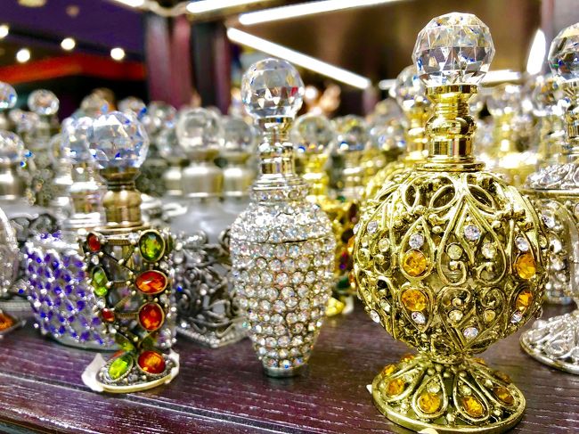 早朝でも空港内でショッピングやお茶もできます！