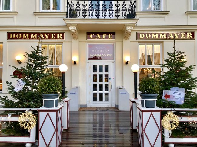 朝ごはんはCAFE DOMMAYERで