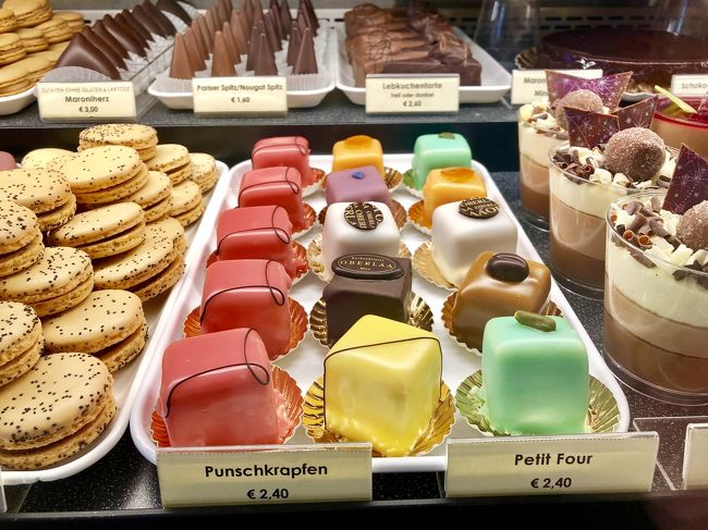 かわいいケーキがたくさんあったけど、朝からは食べれない泣 残念。