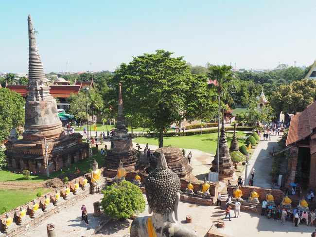 仏塔を上ったところから