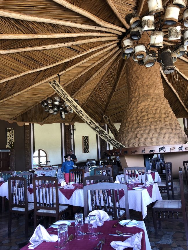 ロッジのレストラン  朝夕食はここで