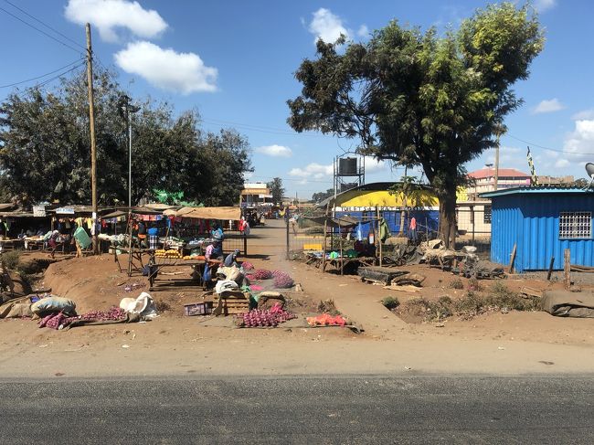 路地の出店 （車窓）