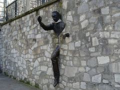 壁ぬけ男
Le Passe-Muraille   
Place Marcel Aymé, 75018 Paris, フランス