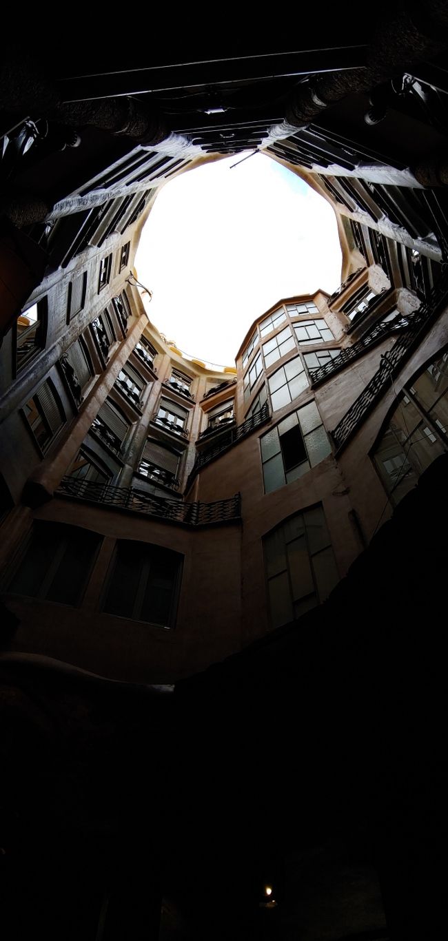 さらに真上です。<br /><br />こんな感じで、全部屋採光できる設計になっています。