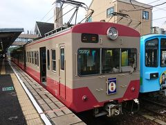 近江鉄道の本社のある八日市駅で、目的の赤電に出会う。当然乗り換え。急な変更オーケーなフリー切符のありがたいところ。