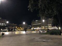 朝のカタルーニャ広場。
見どころ特になし。