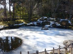 平日だからかほとんど人もいなくて静かできれいな場所だった
写真は撮らなかったけど、三慧殿に映る空の青は吸い込まれるような綺麗さでしばらく動けなくなった
写真も撮らなかったというか撮れなかった
見惚れてて