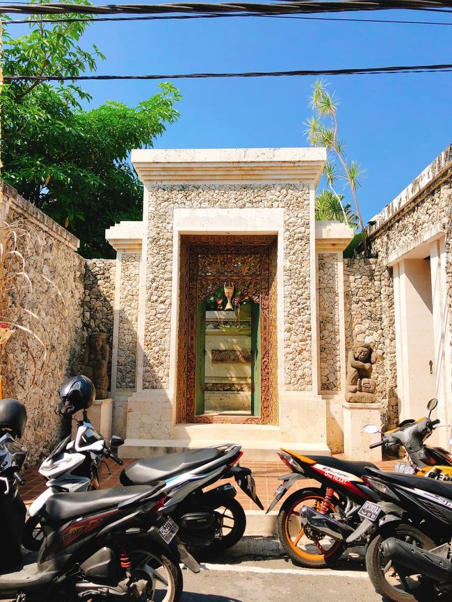 こちらの門も素敵です。