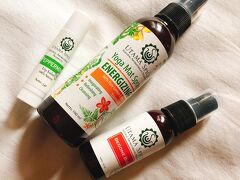 ホテルから20分弱歩いたところに、ウタマスパイスのサヌール店があります。お土産用と自分用に色々とお買い物をしました。ヨガマットスプレーはファブリーズ代わりに使っていました。