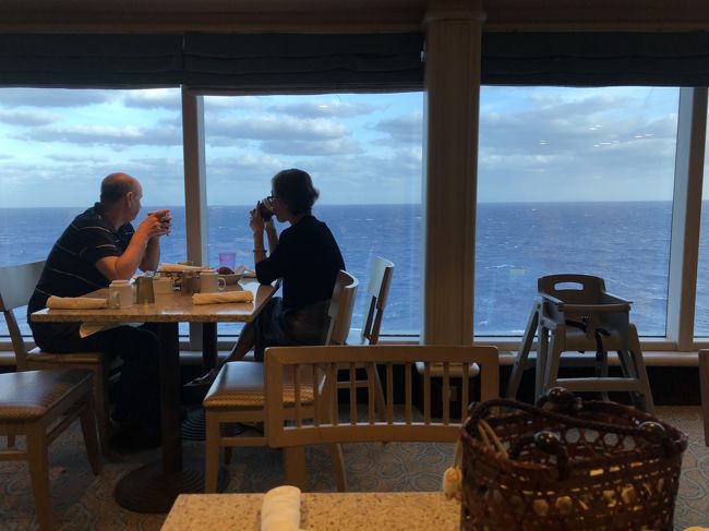 沖縄の朝<br /><br />あーーーうまいもん食べたい！