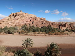 12：30　世界遺産「アイン・ベン・ハッドゥ」砂漠の中の要塞村を見学