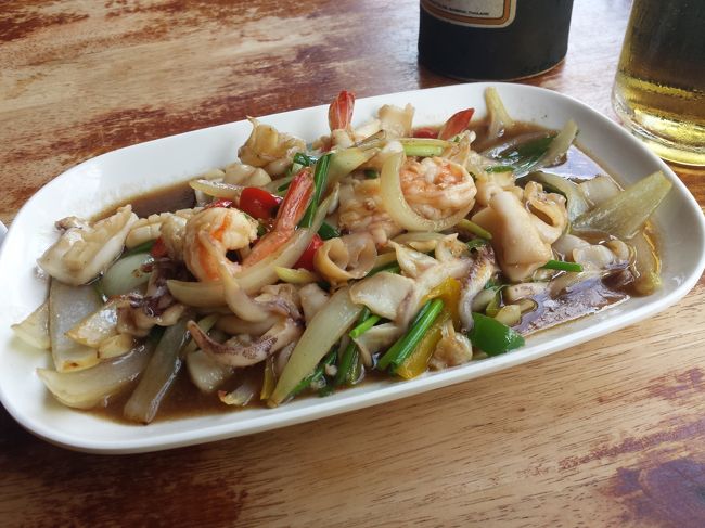 エビ、イカ等々の海鮮がたくさん入っていて<br />味付けもよろしくて美味しい！