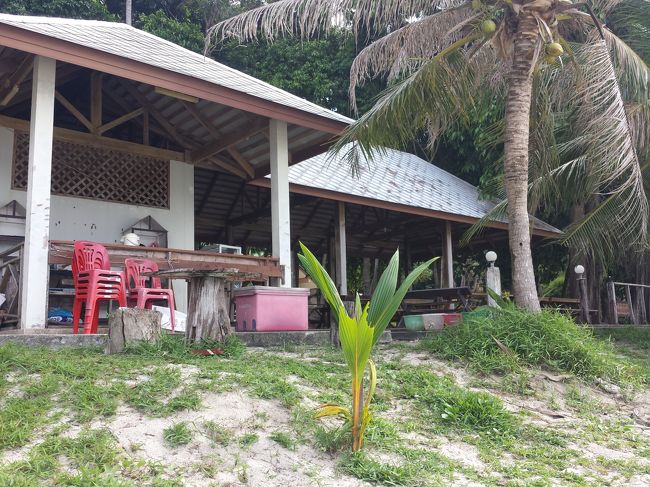 以前はレストランだったような<br />今は廃墟!?