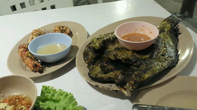 ミーバイは開いてグリルされてました。<br />見栄えがちょっと！