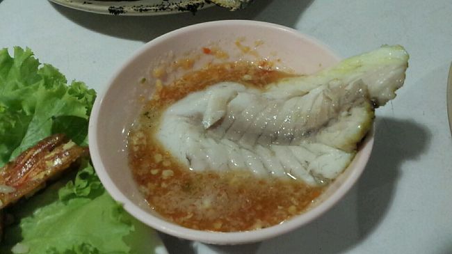 タレに付けて。<br /><br />んんー!?お味が期待外れ！<br />調味料のせいか魚の調理方法か？