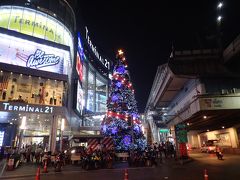 BTSアソーク、MRTスクンビット駅前のターミナル21