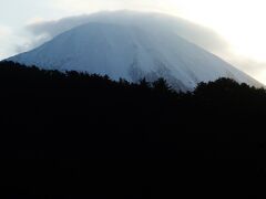 ホテル近くの大成池公園からの大山