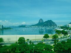 「Botafogo Praia Shopping」のショッピングモールから
この風景が見たかったのです。

ボタフォゴビーチの奥に見えるのはポン・ジ・アスカール。

モールの上の方にある、フードコート奥から見ることができます。
いい眺め。