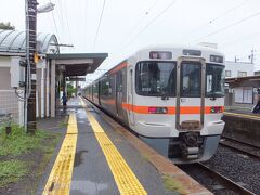 宮田 11:00発

飯田線は単線。列車の行き違いのために長時間停車することもしばしば。
宮田では9分停車
しばらくホームへ出て外の空気でも吸おう。