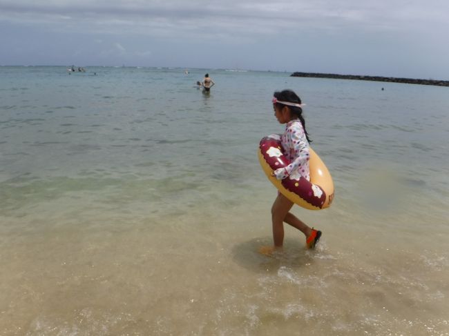 しかも、水が恐ろしく冷たかったので(場所にもよるけど、基本的に冷たい)、途中、海に避難して、温泉のように海に浸かって、波に揺られてみたりもしたり、スーパープール(こちらも冷たい)で滑り台したりもしたけれど。。。